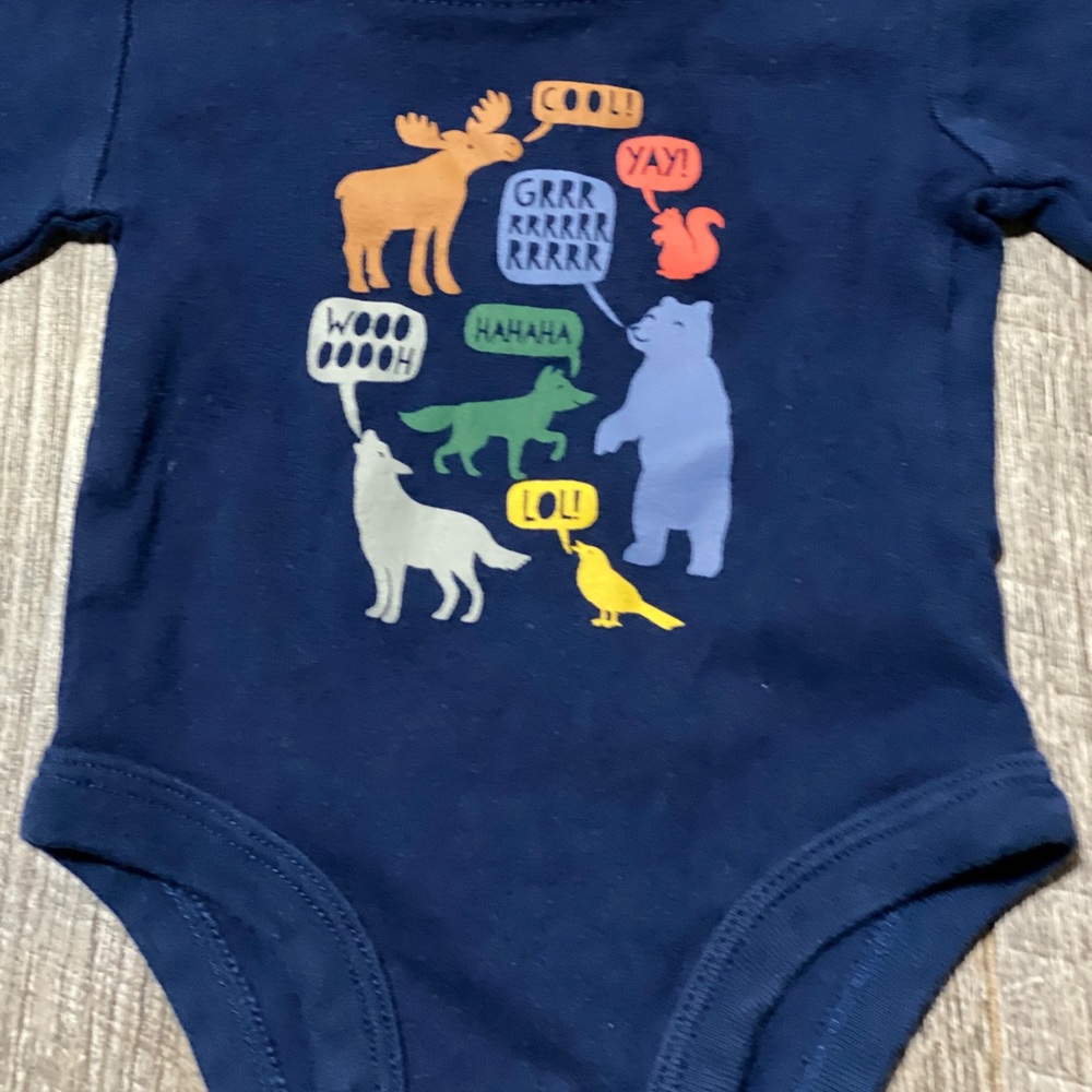 SOLD Two Carter’s baby boy onesie NB - Picture 6 of 8
